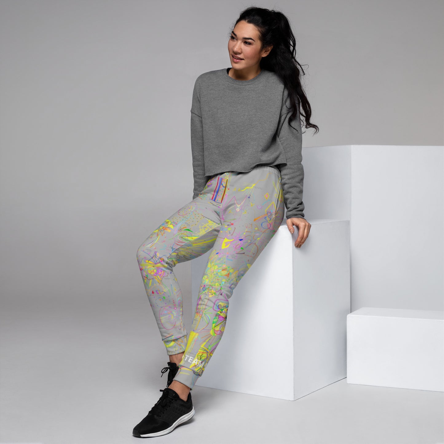CozyUni, feminine joggers in silver