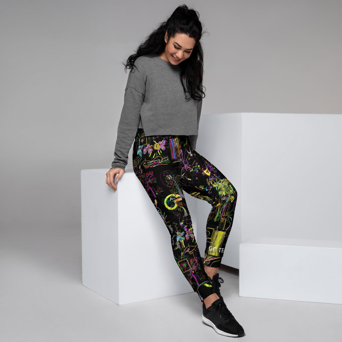 CozyUni, feminine joggers in black