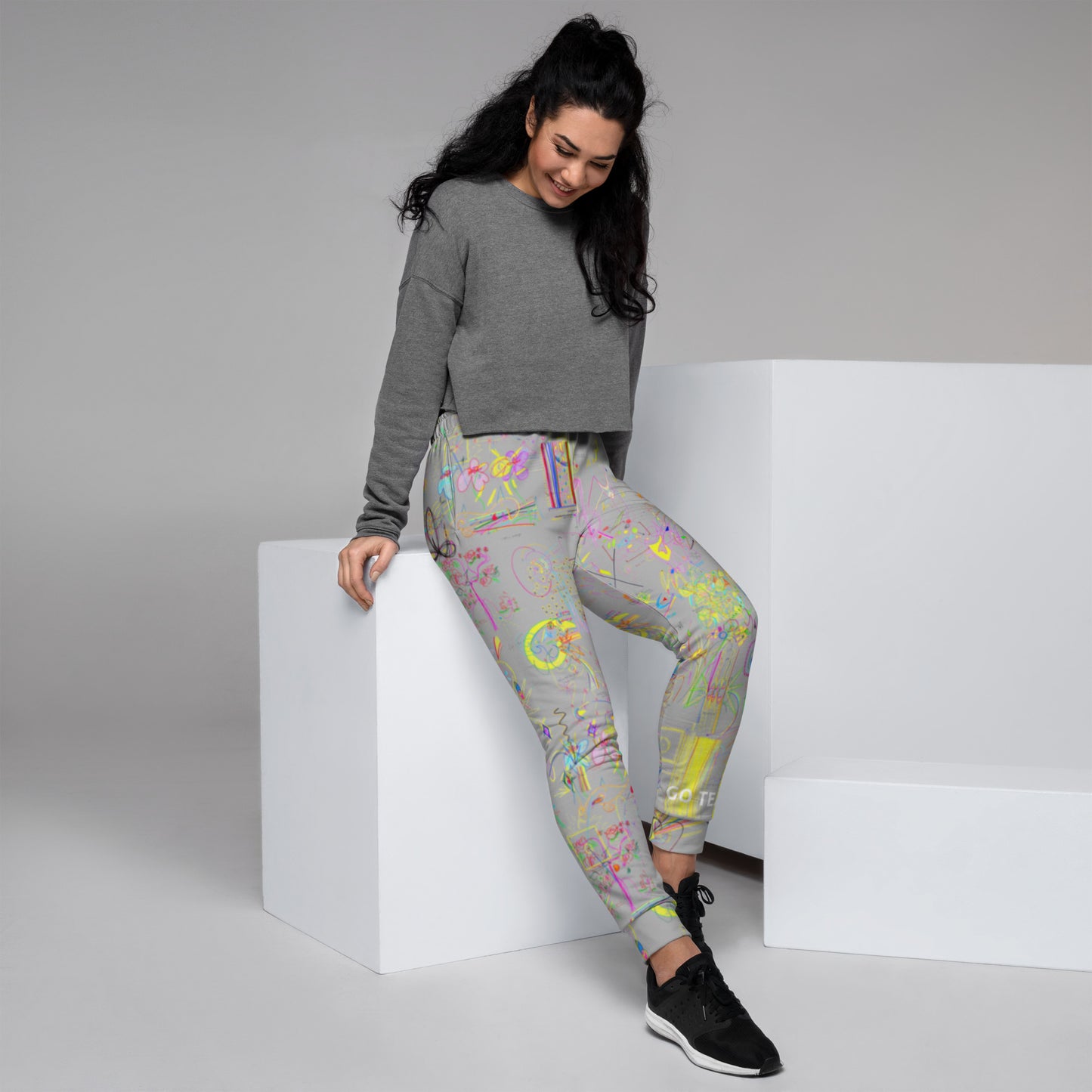 CozyUni, feminine joggers in silver